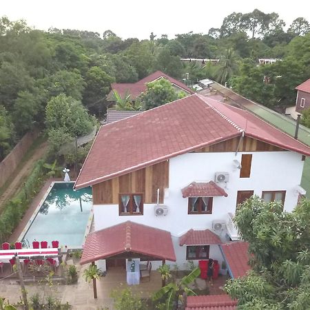 Angkor Dino B&B เสียมราฐ ภายนอก รูปภาพ