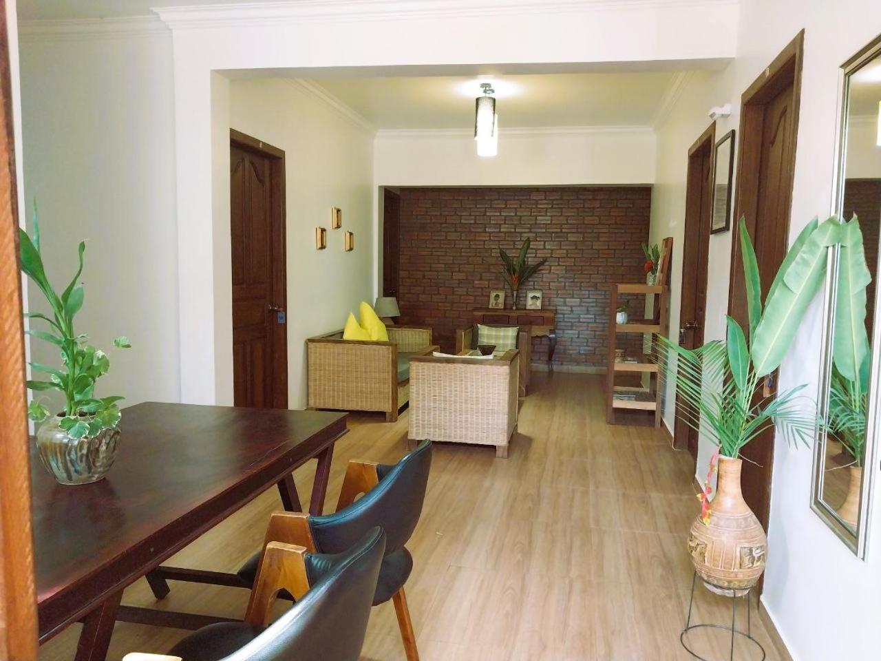 Angkor Dino B&B เสียมราฐ ภายนอก รูปภาพ
