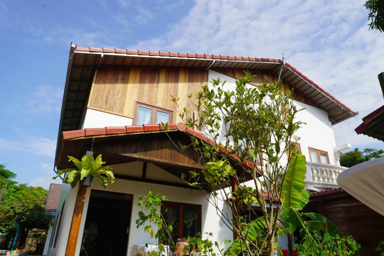 Angkor Dino B&B เสียมราฐ ภายนอก รูปภาพ